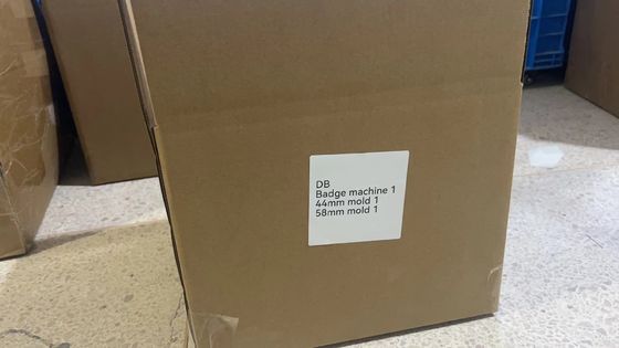 badge making machine with square 50x50mm mold/moulds